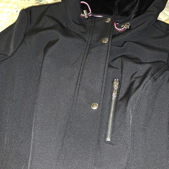 ❌ SOLD ❌ Tommy Hilfiger Hooded Anorak Raincoat - Picture 7 of 7